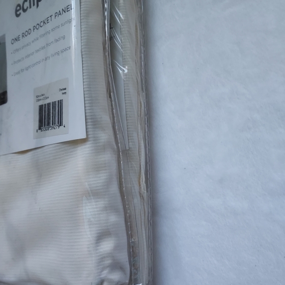 Eclipse Light Filtering curtains - Picture 6 of 11